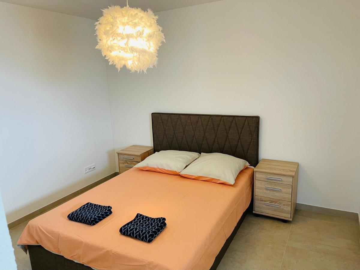 Downtown Apartment Locarno Bagian luar foto